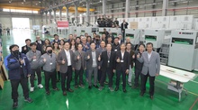 R5 02288 Group photo